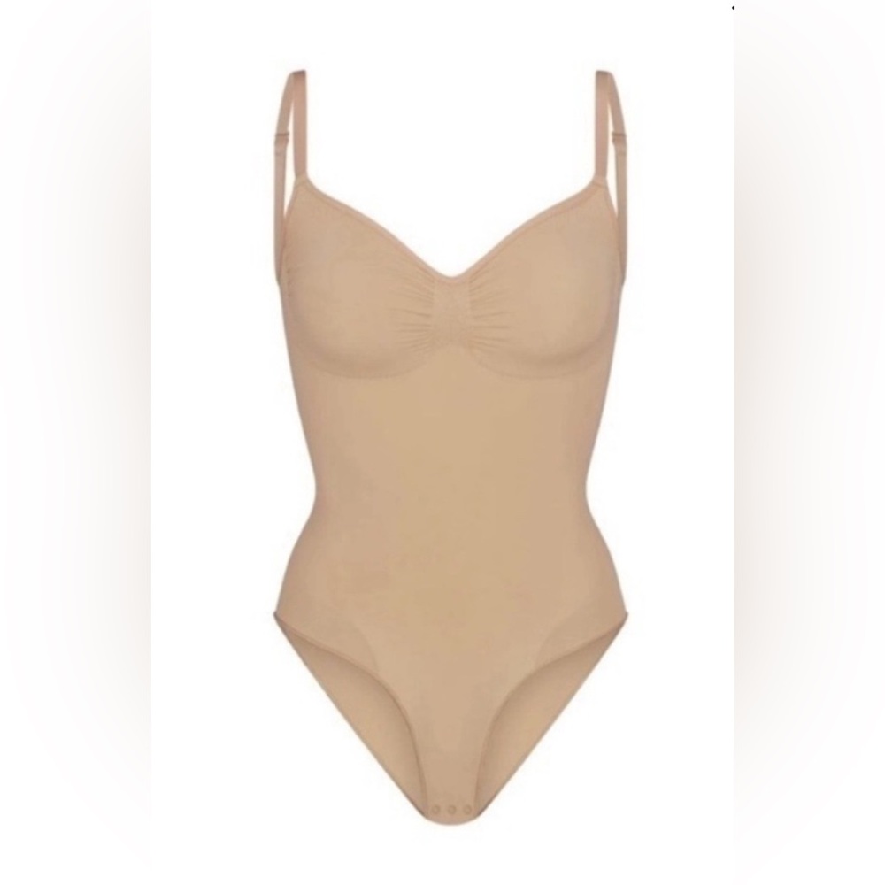 SKIMS NWOT Tan Shapewear Bodysuit